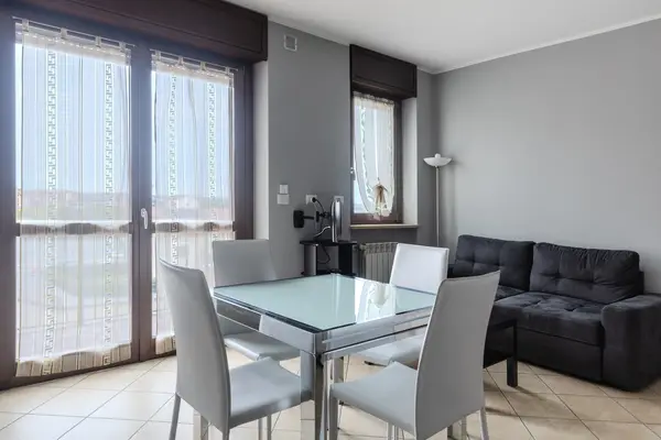 Turin Airport apt G — sala e cucina
