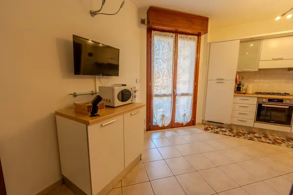 Turin Airport apt I — cucina attrezzata