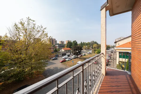 Casa Veronese Levi — balcony overlooking the street