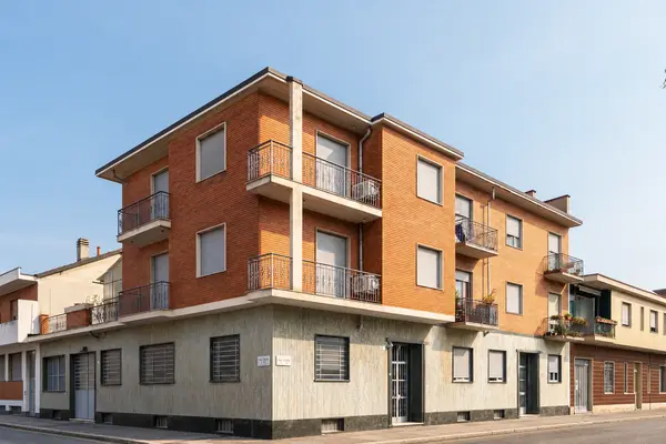 Casa Veronese Levi — the building seen from the street corner